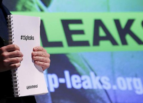 Τι απαντά η Μέρκελ μετά τη διαρροή της Greenpeace για την TTIP