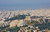 Χιλιάδες Έλληνες νοικιάζουν σε τουρίστες το σπίτι τους
