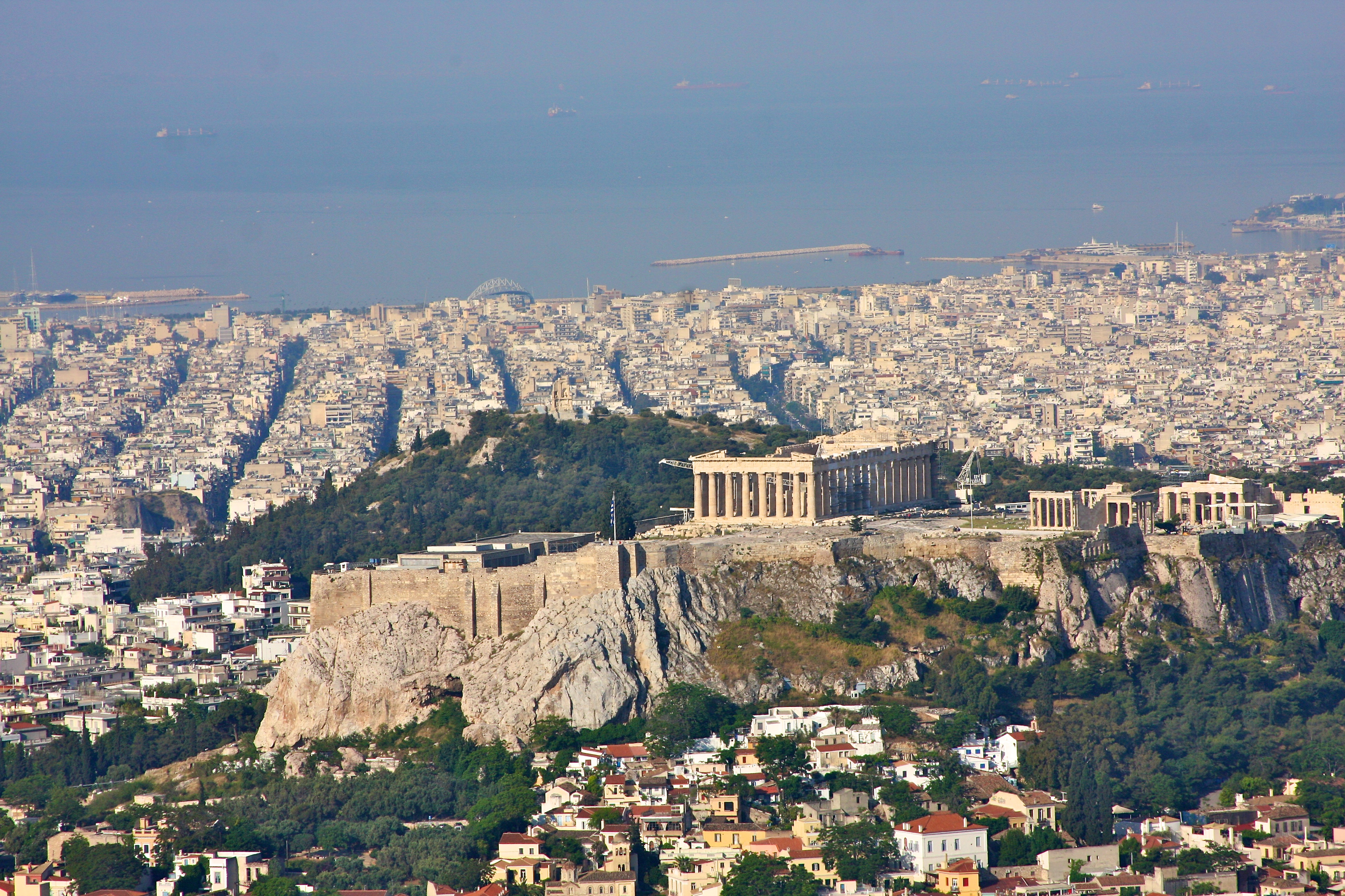 Χιλιάδες Έλληνες νοικιάζουν σε τουρίστες το σπίτι τους