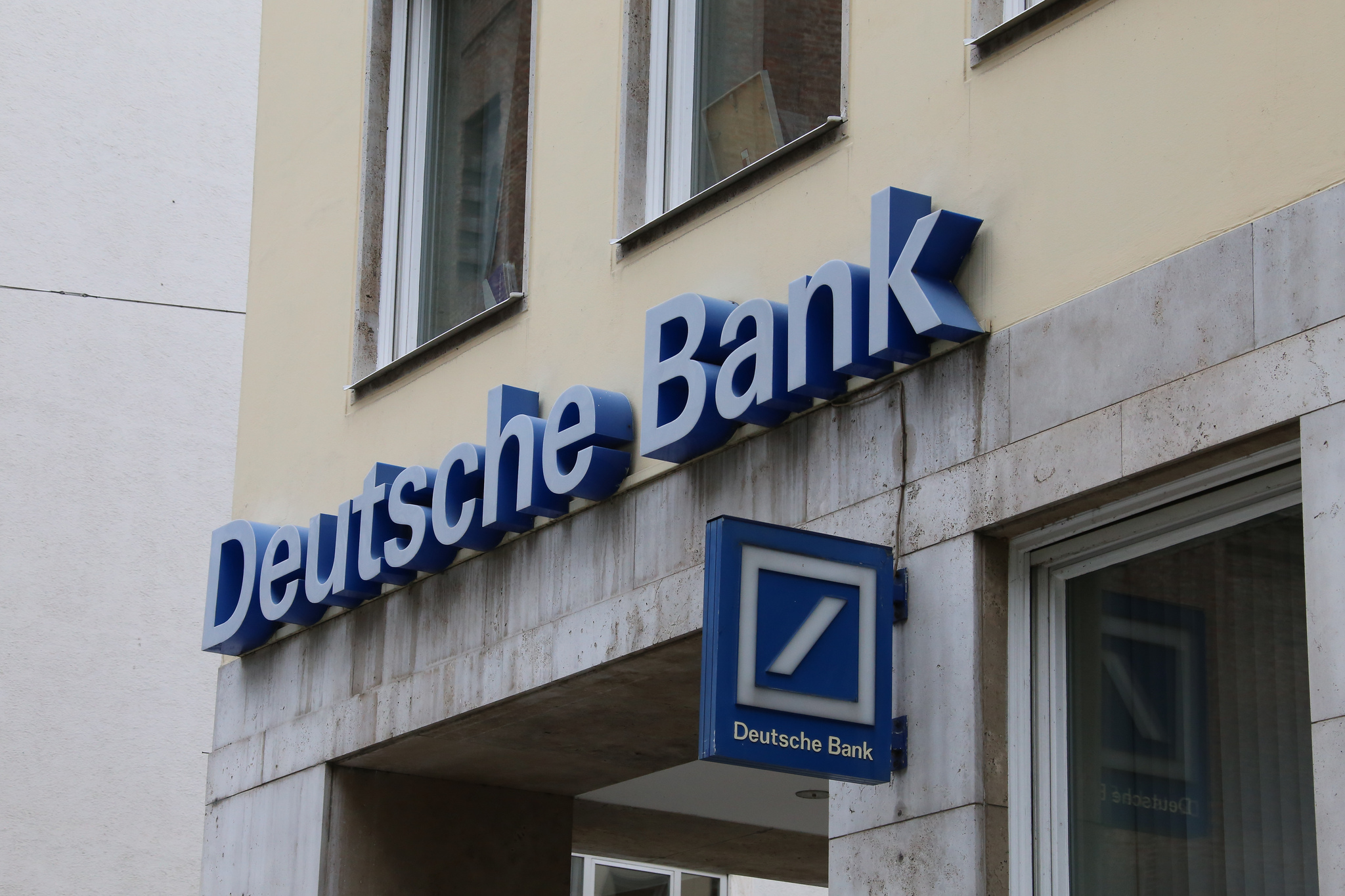 Υποβάθμιση της πιστοληπτικής ικανότητας της Deutsche bank