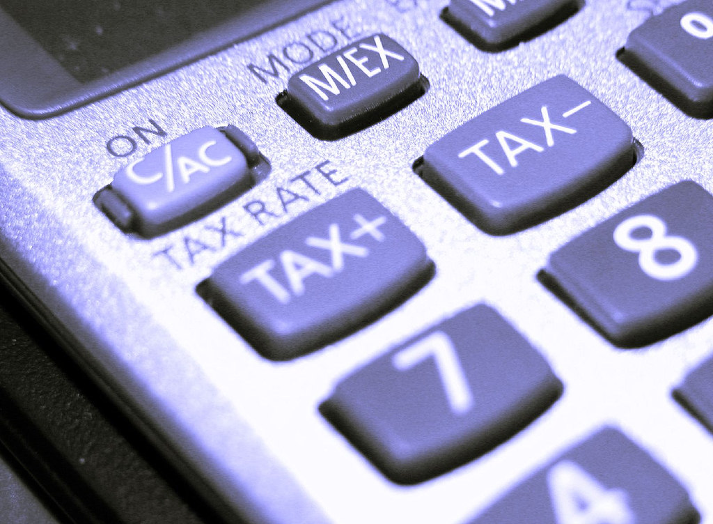 Το Taxis καταλογίζει φόρους σε ανέργους, φοιτητές και νοικοκυρές