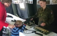 ΣΟΚ: Γερμανοί στρατιώτες μαθαίνουν σε παιδιά να 
