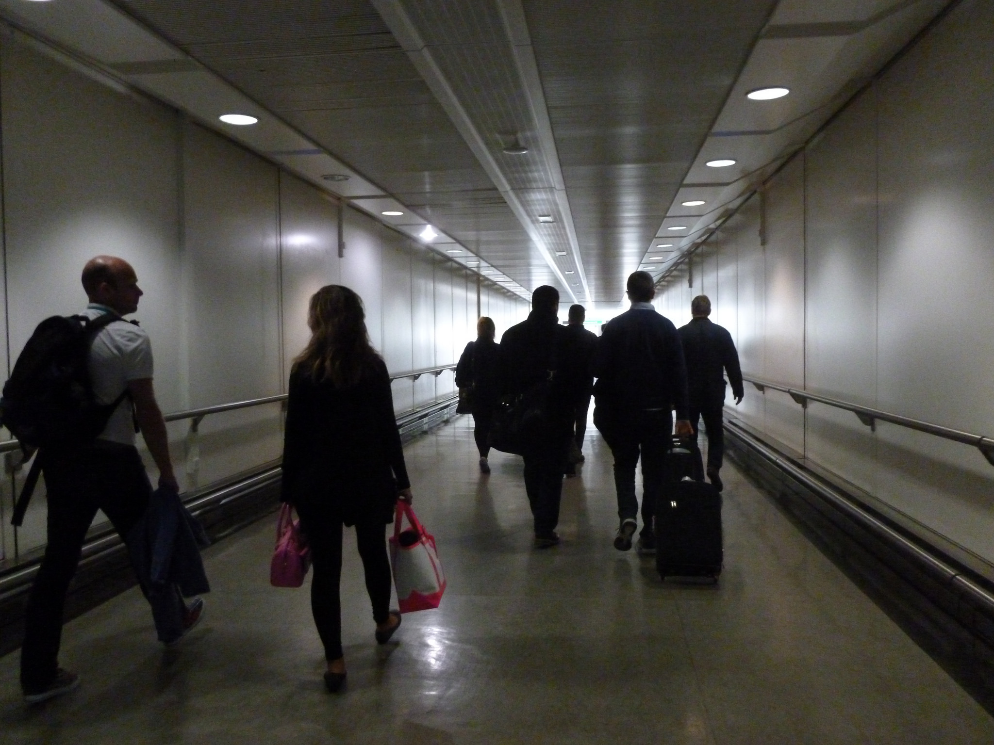 Στους ελέγχους των αεροδρομίων προστίθεται η καταχώρηση προφίλ στα social media