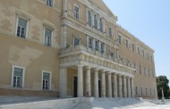 Ελλάδα: Όλες οι αλλαγές που φέρνουν οι τροπολογίες σε ΕΚΑΣ και ειδικά μισθολόγια