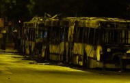 Σοβαρά επεισόδια στην Αθήνα-Αντιεξουσιαστές πυρπόλησαν λεωφορείο και τρόλεϊ στην Πατησίων