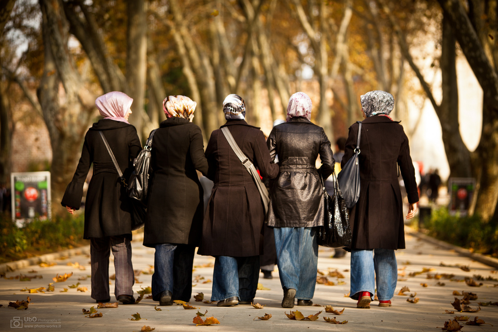 Έρευνα: Οι Τούρκοι στη Γερμανία βάζουν το Ισλάμ πάνω από το νόμο