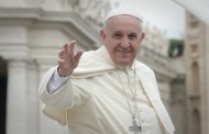 Ο Πάπας κάνει έκκληση στις καλόγριες: Μη χάνεστε στο facebook