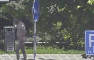 Βίντεο: Άφησε ενέχυρο τα ρούχα του στην παμπ και βγήκε γυμνός για να βρει χρήματα!