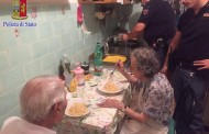 Ιταλοί αστυνομικοί μαγείρεψαν για ζευγάρι ηλικιωμένων που «μαράζωναν» από μοναξιά