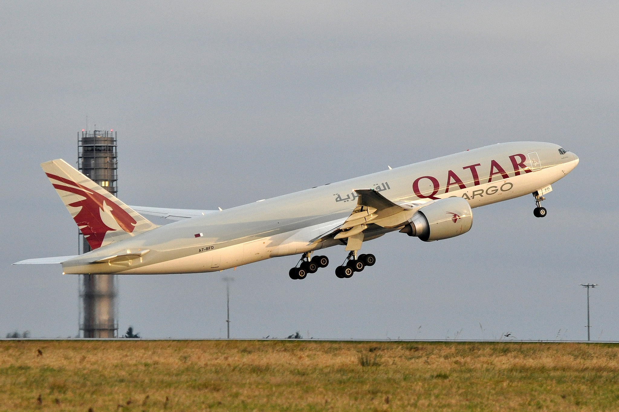 Κωνσταντινούπολη: Φωτιά και αναγκαστική προσγείωση για αεροσκάφος της Qatar Airways