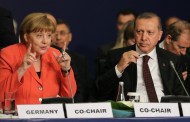 Η Μέρκελ επαινεί την Τουρκία για το προσφυγικό