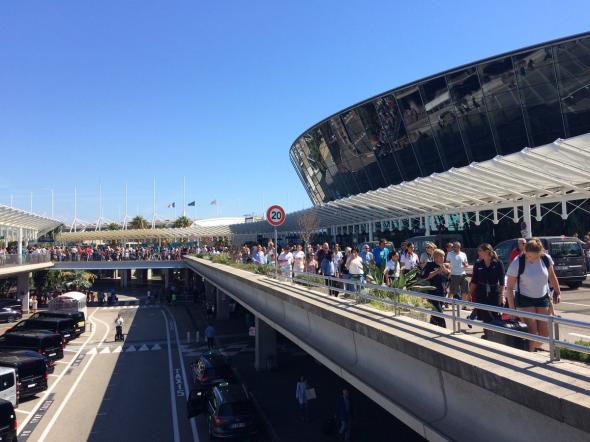 Συναγερμός στη Γαλλία - Εκκενώθηκε το αεροδρόμιο της Νίκαιας