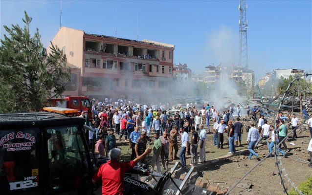 Τουρκία: Έξι νεκροί και 219 τραυματίες σε επιθέσεις στην αστυνομία