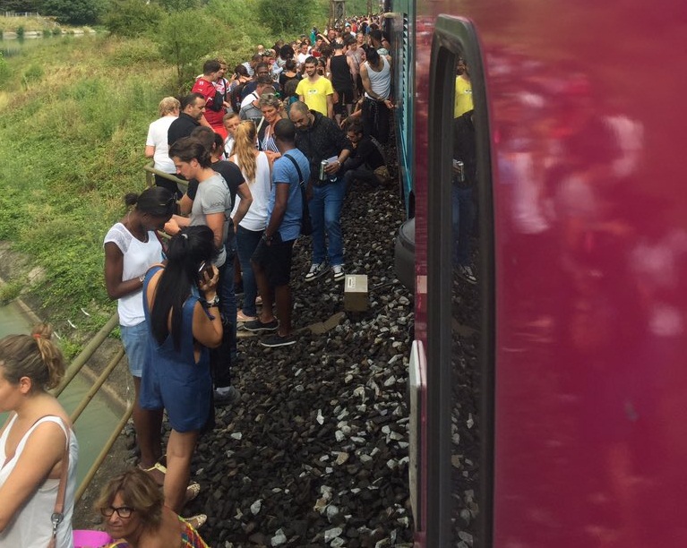 ΈΚΤΑΚΤΟ: Σιδηροδρομικό ατύχημα στη Γαλλία - Πάνω από 60 τραυματίες, οι 12 σοβαρά