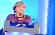 Δημοσκόπηση: Οι Γερμανοί δεν κατηγορούν τη Μέρκελ για προσφυγικό και επιθέσεις Ισλαμιστών