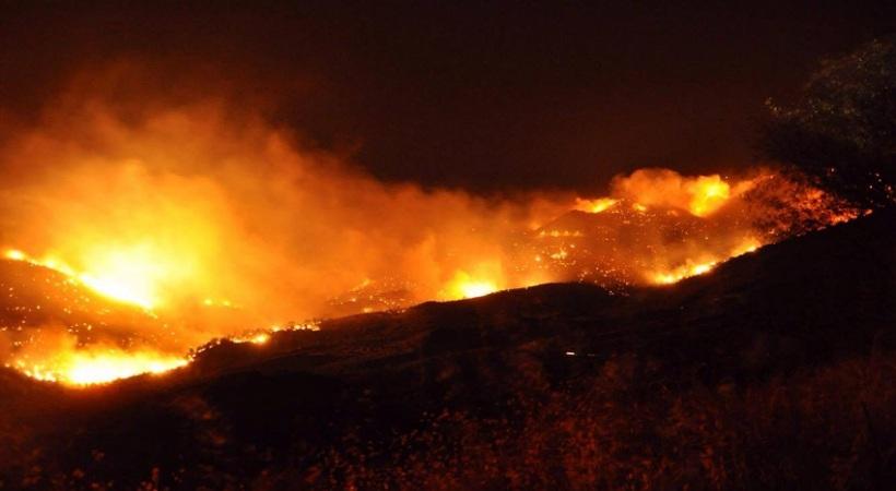 Στις φλόγες και πάλι η Χίος! Εκκενώθηκε χωριό - Κάηκαν σπίτια! (video)