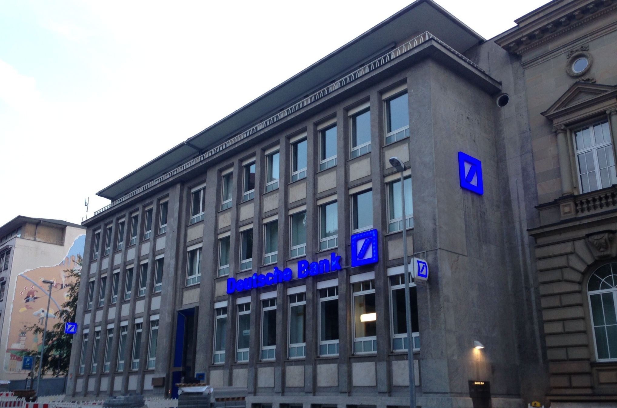 Η Γερμανία θα αφήσει την Deutsche Bank να καταστραφεί;