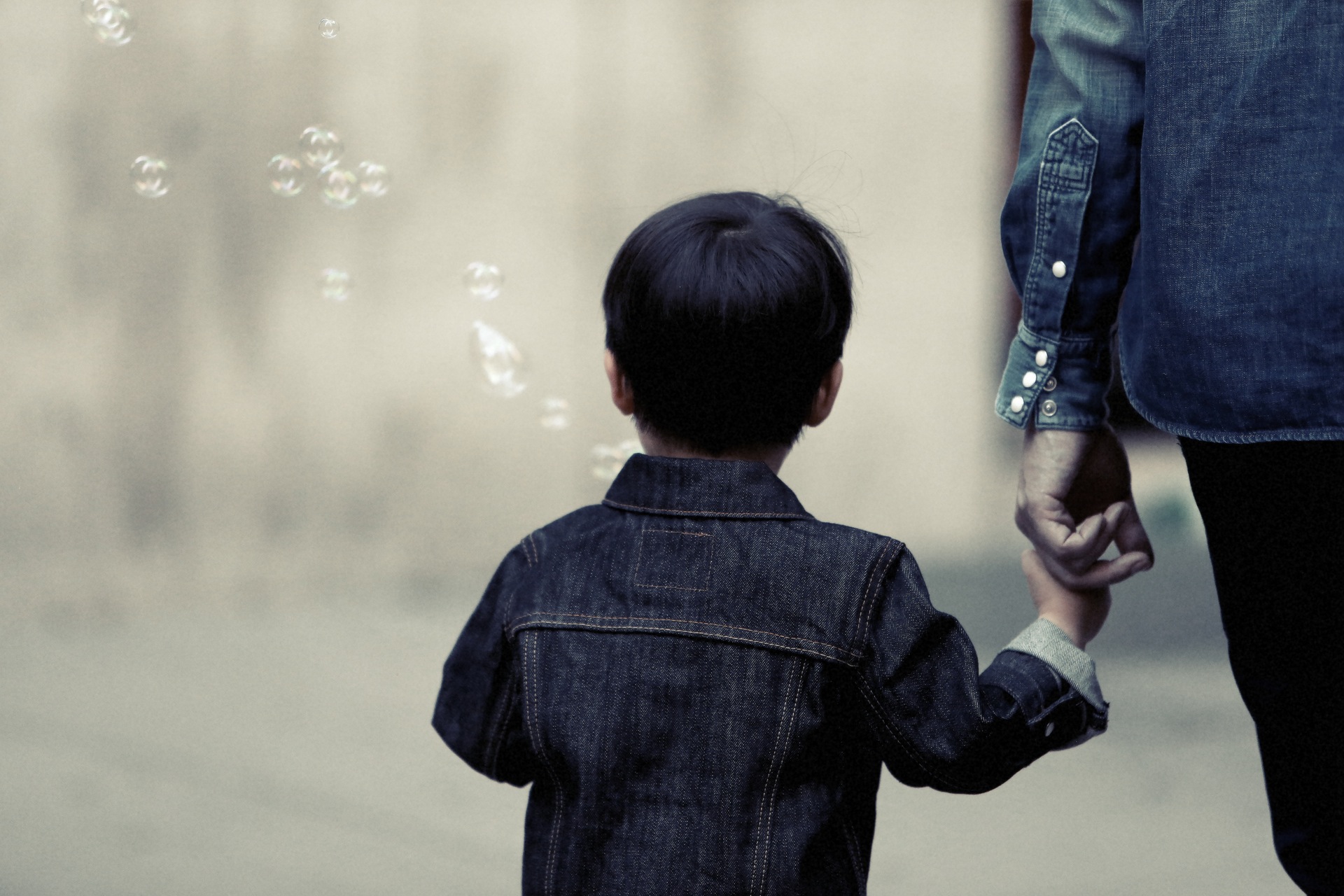 1 στους 2 γονείς παθαίνουν κατάθλιψη αν έχουν παιδί με διατροφική διαταραχή