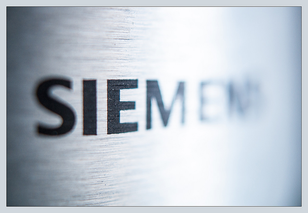 H γερμανική Siemens επεκτείνεται τώρα και στο Ιράν