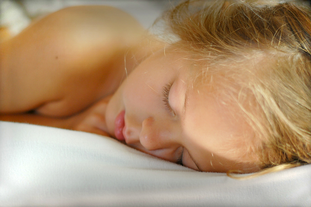 Τόσες ώρες ύπνου χρειαζόμαστε για να παραμείνουμε υγιείς