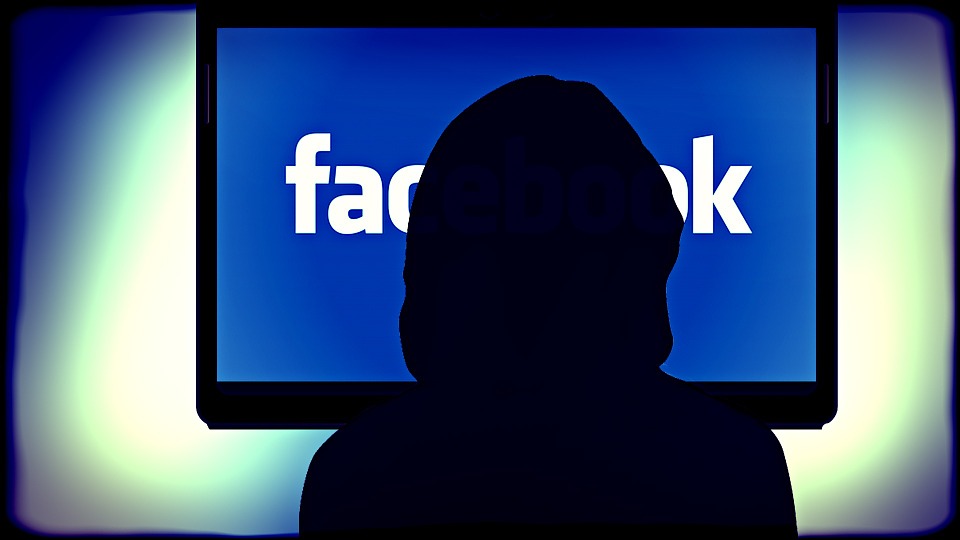 Facebook: Τι αλλάζει στην πολιτική των φωτογραφιών;