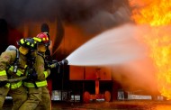 Köln: Απόλυτο χάος με πυρκαγιά στο Bickendorf & πειρατεία λεωφορείου