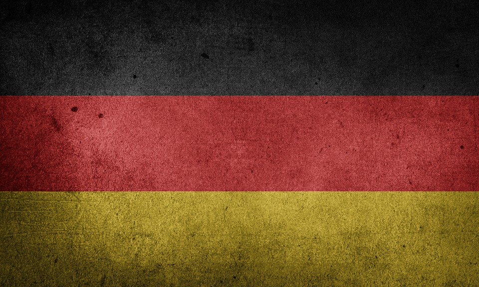 Η άνοδος της 'γερμανικής Ευρώπης' - Πυρά κατά Γιούνκερ για Ετινγκερ