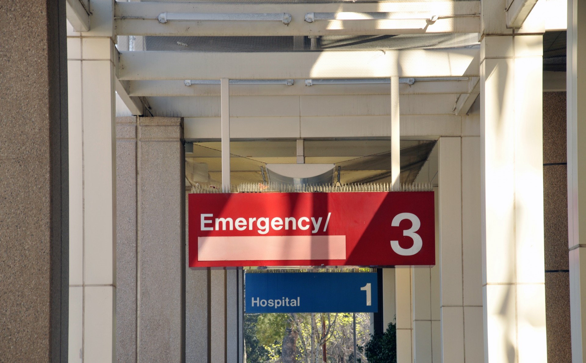 Ασθενείς πεθαίνουν σε ελληνικά νοσοκομεία περιμένοντας να χειρουργηθούν