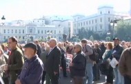 Οργή συνταξιούχων σε συγκέντρωση διαμαρτυρίας: «Ψεύτες, μας τελειώσατε!» (Vid)