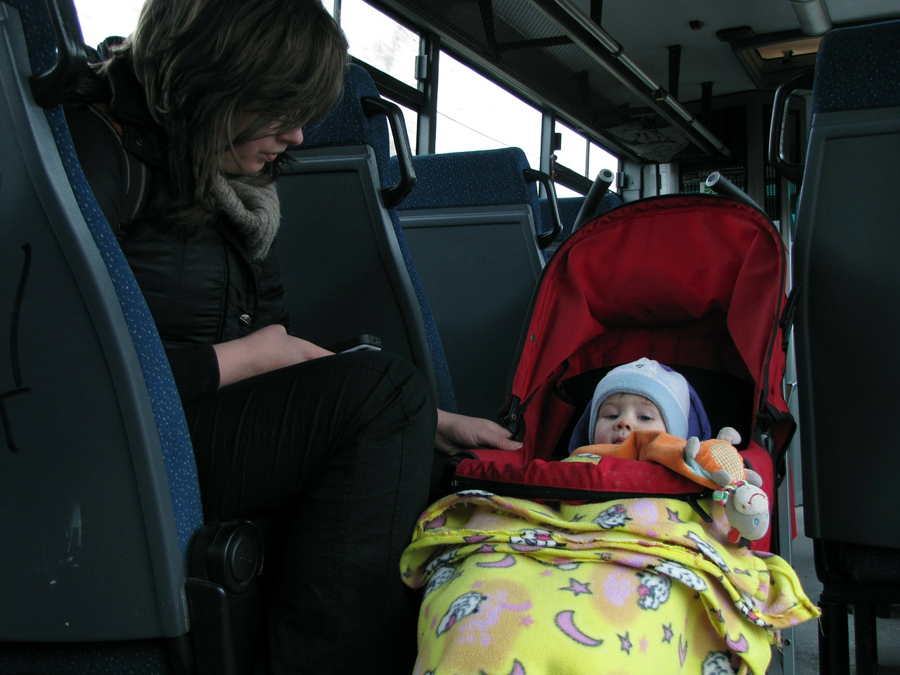 Γερμανία: Μωρό ταξιδεύει μόνο του με το τρένο μέχρι το Bochum … όπου το περιμένει η μητέρα του