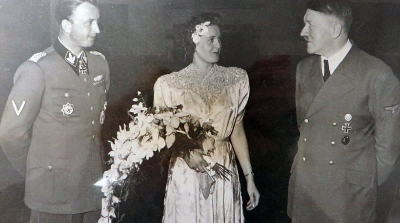 Ο Χίτλερ διασκεδάζει στον γάμο συγγενή του ένα χρόνο πριν τον εκτελέσει (Pics)