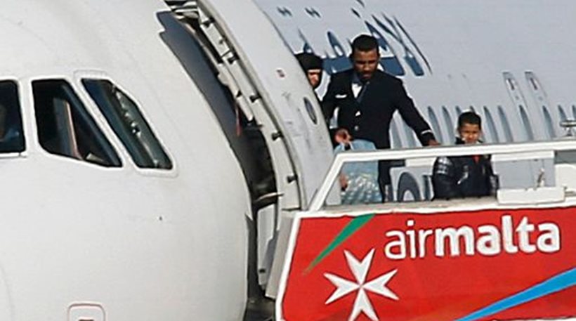 Μάλτα: Αίσιο τέλος στην αεροπειρατεία από δύο... λάτρεις του Καντάφι!