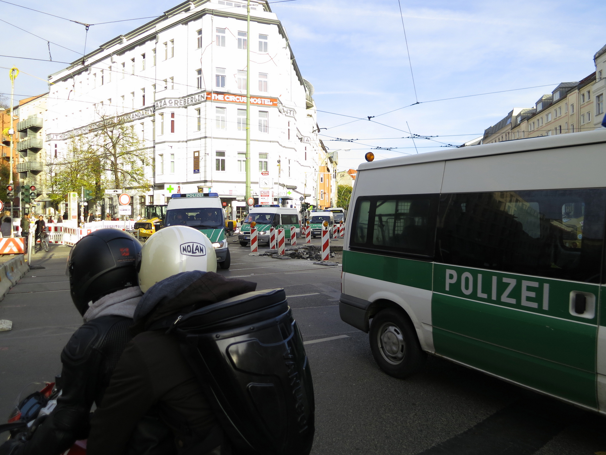 Γερμανία: Έφοδοι της αστυνομίας για τον εντοπισμό ακροδεξιών που φέρεται να σχεδίαζαν ένοπλες επιθέσεις