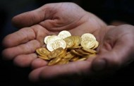 Οι Έλληνες «ξεφορτώνονται» τις χρυσές λίρες για να πληρώσουν τα χρέη τους