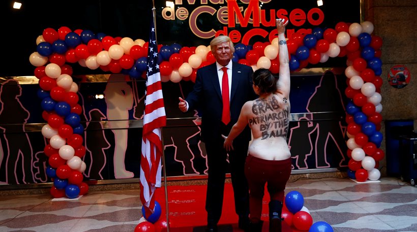 Γυμνόστηθη ακτιβίστρια των Femen έπιασε τον Τραμπ από τα... γεννητικά όργανα!