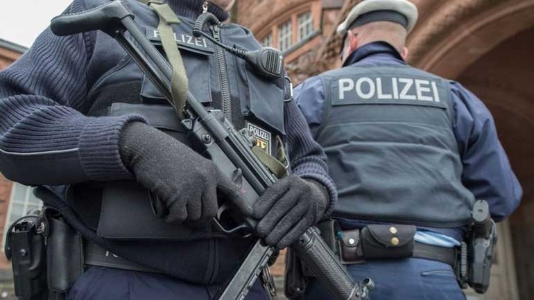 Γερμανία: Έφοδος της αστυνομίας σε σπίτια ιμάμηδων
