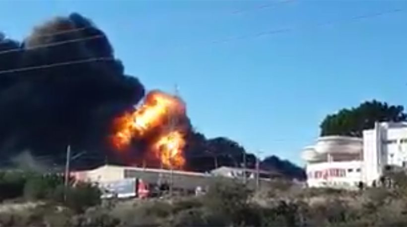 Βίντεο: Έκρηξη σε εργοστάσιο χημικών στην Ισπανία