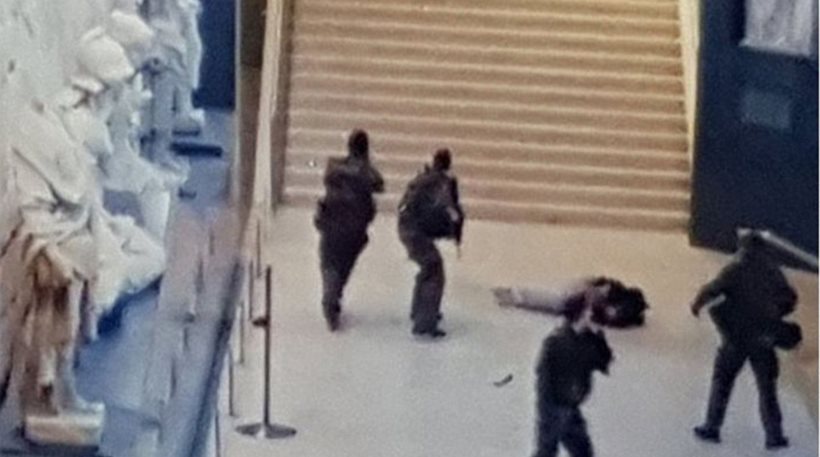 Επίθεση στο Λούβρο: Τα κίνητρα και τους συνεργούς του δράστη ψάχνει η αστυνομία