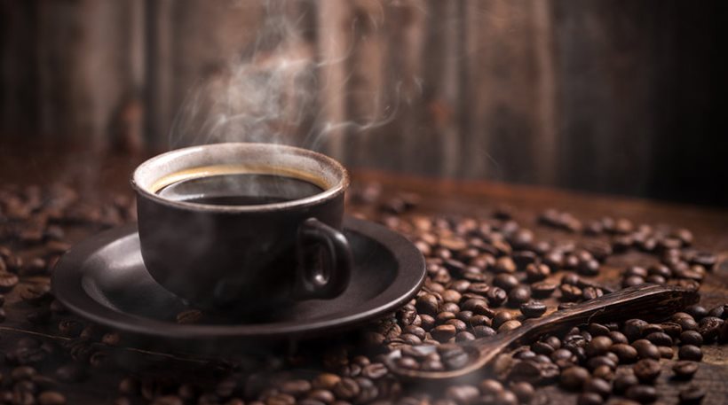 Δείτε ποιο είναι το «κόλπο» για να ξυπνήσετε γρήγορα χωρίς να πιείτε καφέ