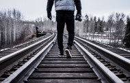 Berlin: Νεαρός άνδρας έπεσε στις ράγες - Διερχόμενο τρένο του έκοψε το πόδι