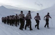Φωτογραφίες: Γυμνοί στα χιόνια οι Έλληνες κομάντο