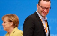 Guardian: Ποιος είναι ο γκέι πολιτικός που απειλεί τη Μέρκελ;