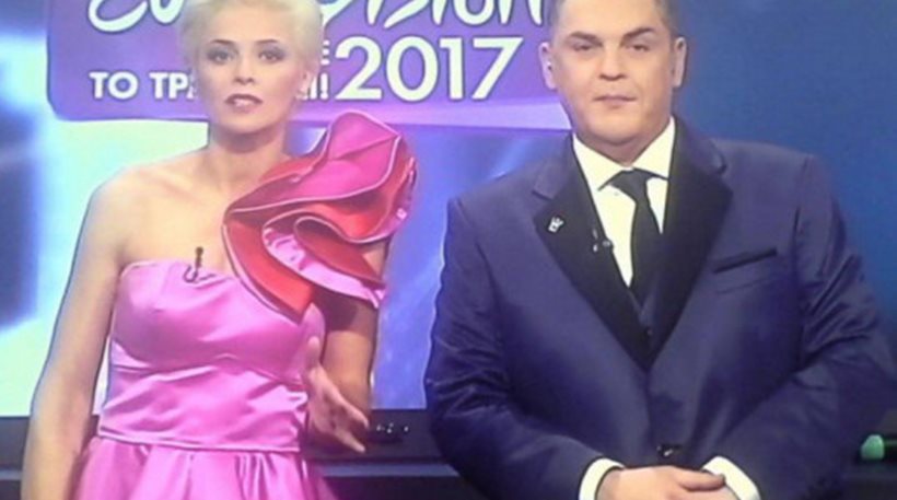Eurovision 2017: «Κλαίει» όλο το twitter με τα ρούχα της παρουσιάστριας