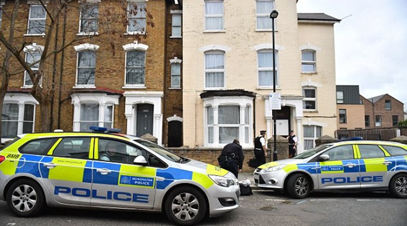 Φρίκη στο Λονδίνο: Νεκρό ένα αγοράκι ενός έτους, χαροπαλεύει η αδερφή του έπειτα από επίθεση με σφυρί