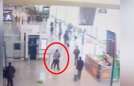 Επίθεση στο Ορλί: Συγκλονιστικό βίντεο με τον δράστη να κρατά όμηρο γυναίκα στρατιώτη