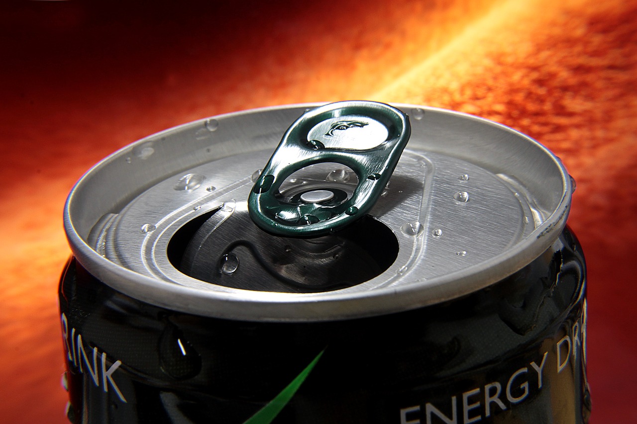 Απίστευτο! Ορισμένα ενεργειακά ποτά περιέχουν 13 κύβους ζάχαρης ανά κουτί