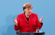 Γερμανία: Η Μέρκελ υπεραμύνεται των ομαδικών απελάσεων Αφγανών