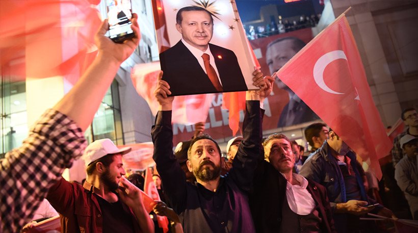 Τι σημαίνει για την Ελλάδα η νίκη του «ΝΑΙ» στην Τουρκία