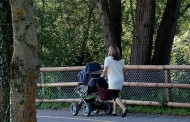 NRW: Παππούς και γιαγιά πάνε το εγγόνι βόλτα. Δεν φαντάζεστε πως