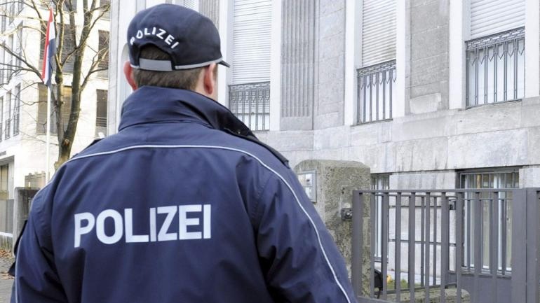 Γερμανία: Χειροπέδες σε Ελβετό που κατασκόπευε τις φορολογικές αρχές